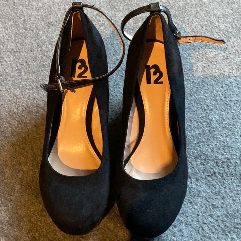 Suede Closed-Toe Wedge Never worn